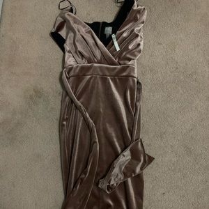 Beautiful sleeveless dress PINK and never worn before !